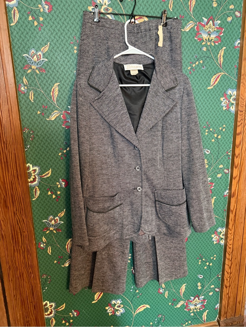 Vintage Jantzen NWT Women’s Herringbone Wool Suit